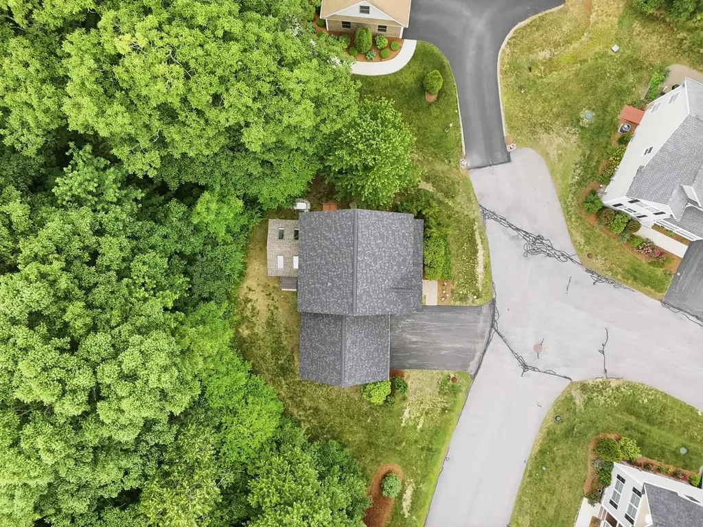 54 River Bend Way Manchester NH 03103