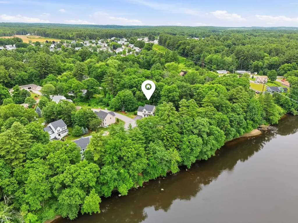 54 River Bend Way Manchester NH 03103