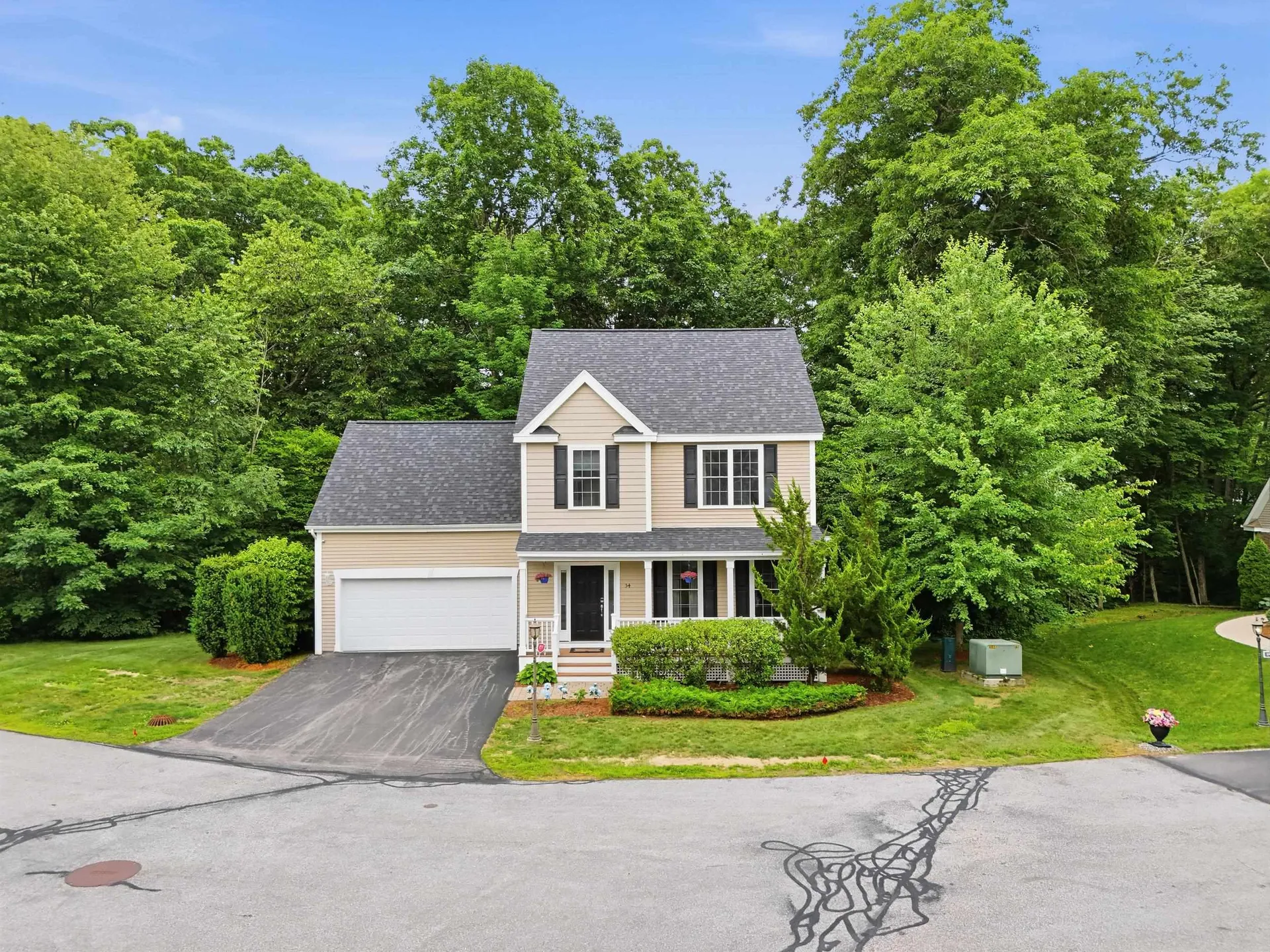 54 River Bend Way Manchester NH 03103