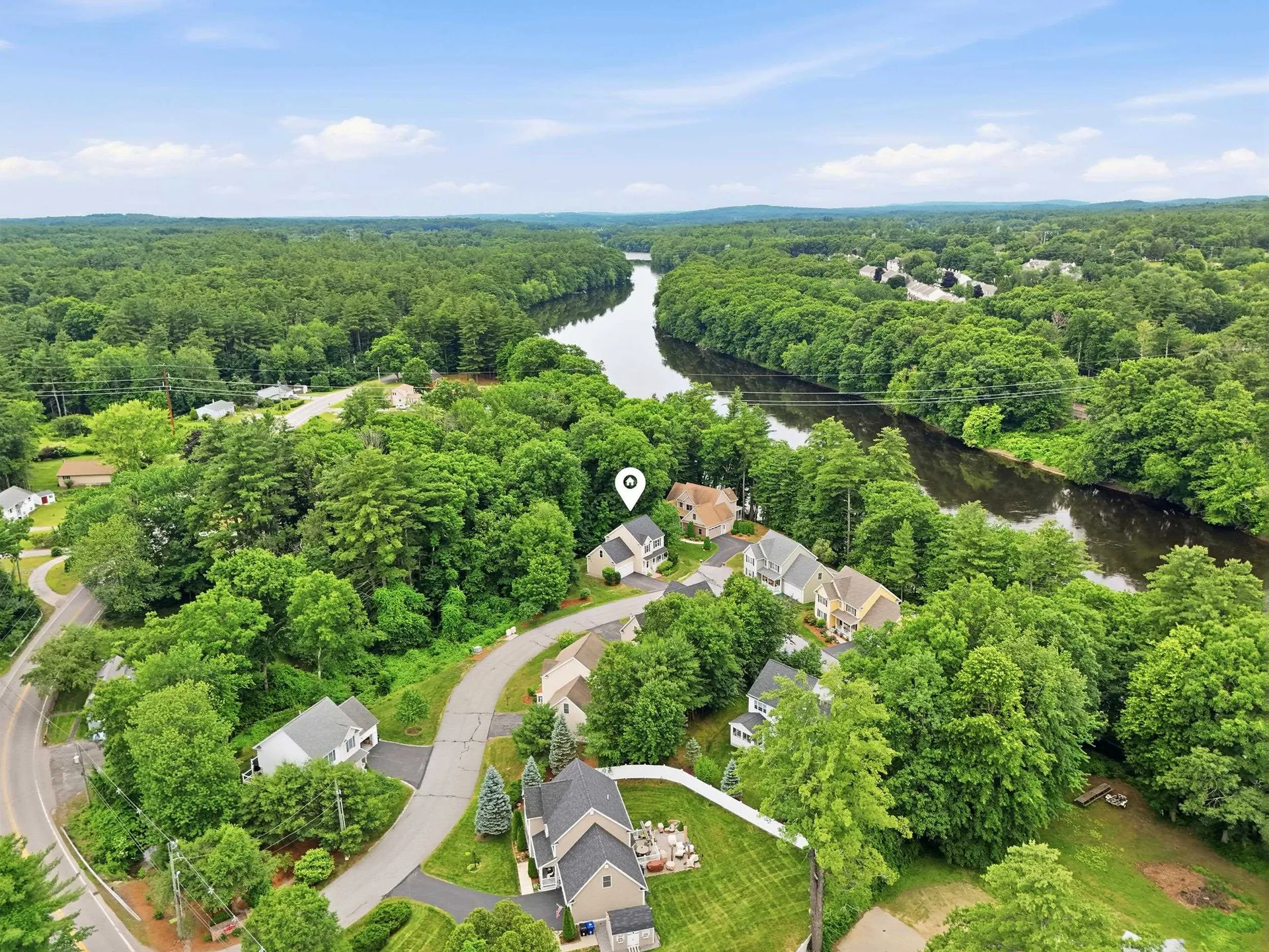 54 River Bend Way Manchester NH 03103