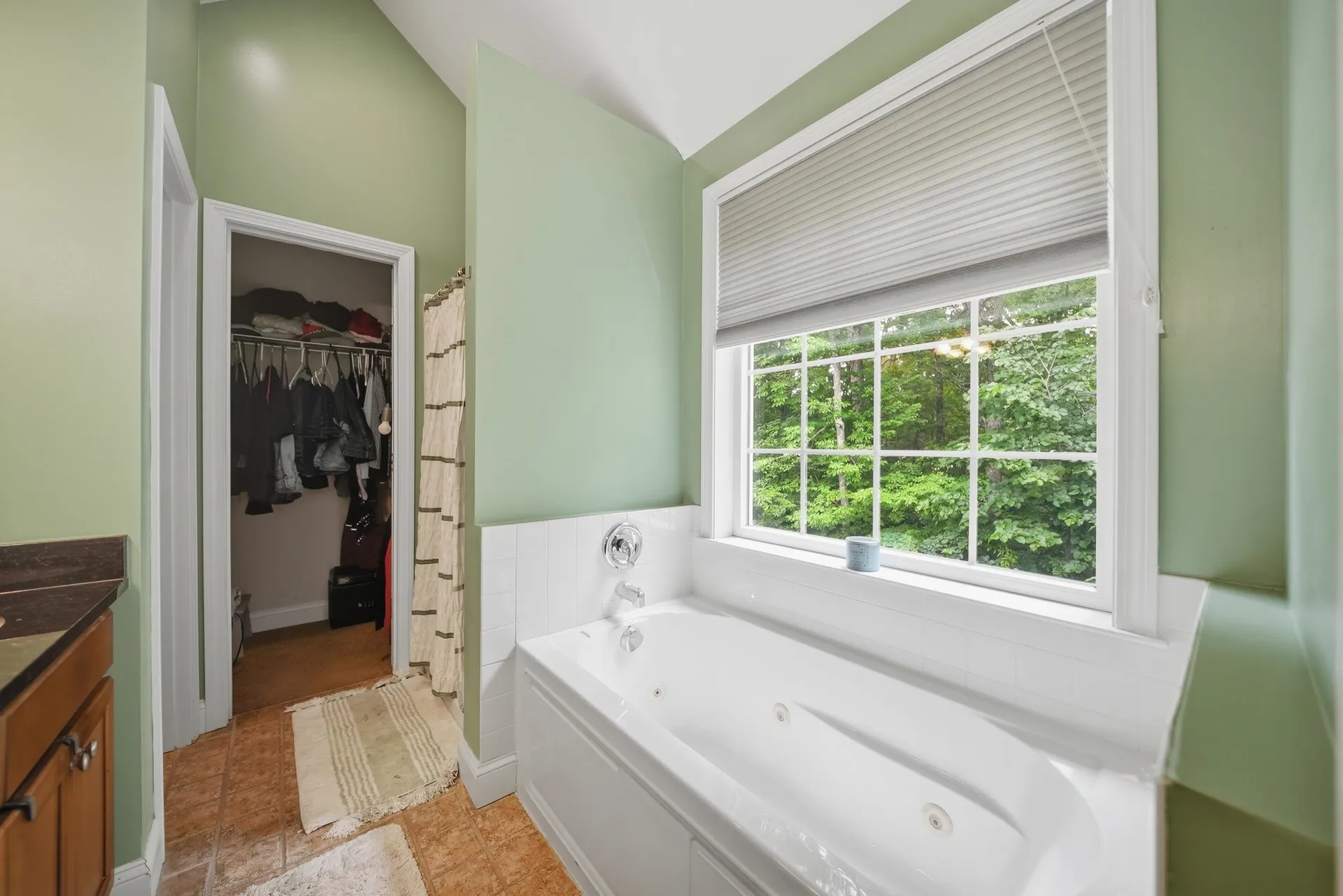 54 River Bend Way Manchester NH 03103