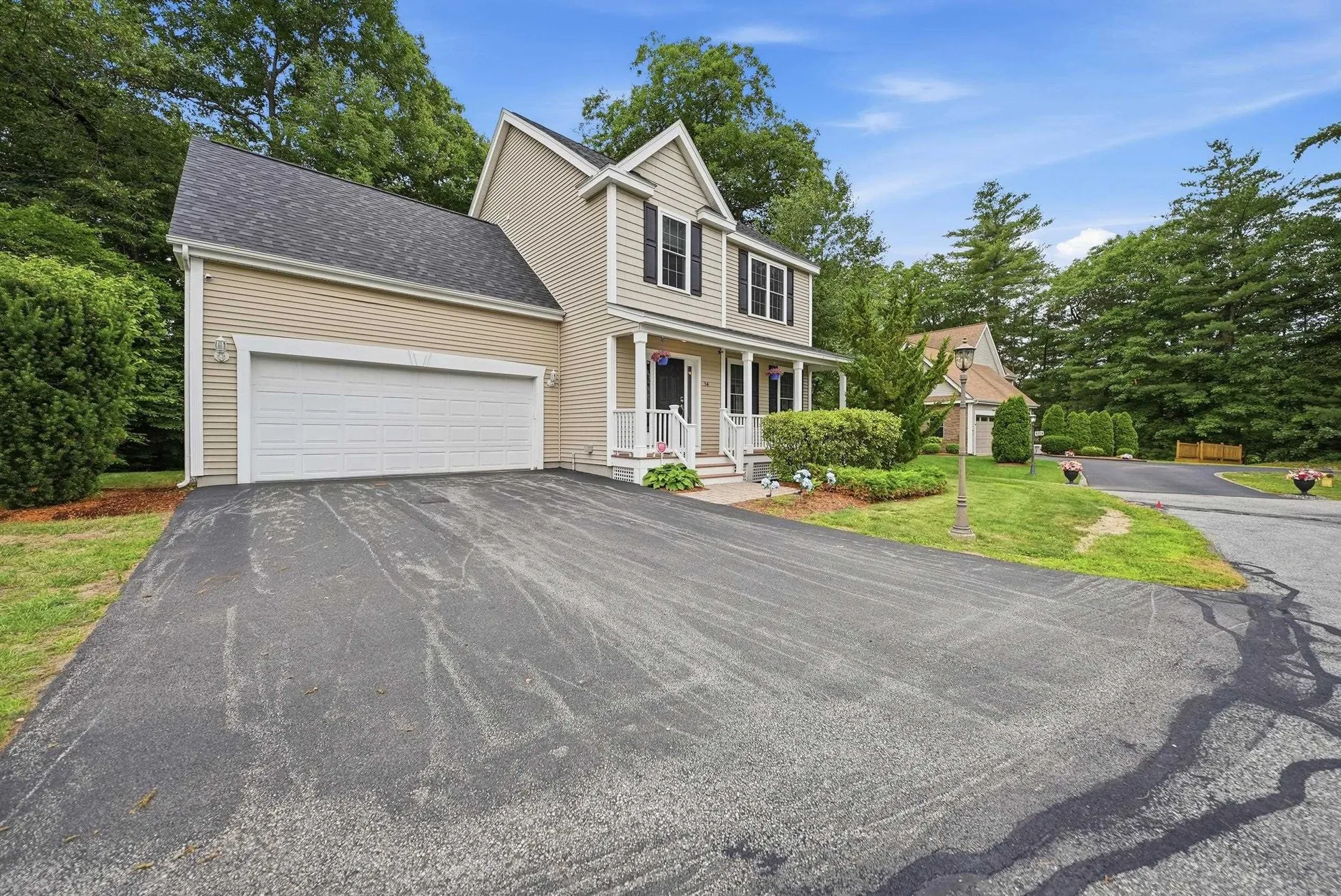 54 River Bend Way Manchester NH 03103