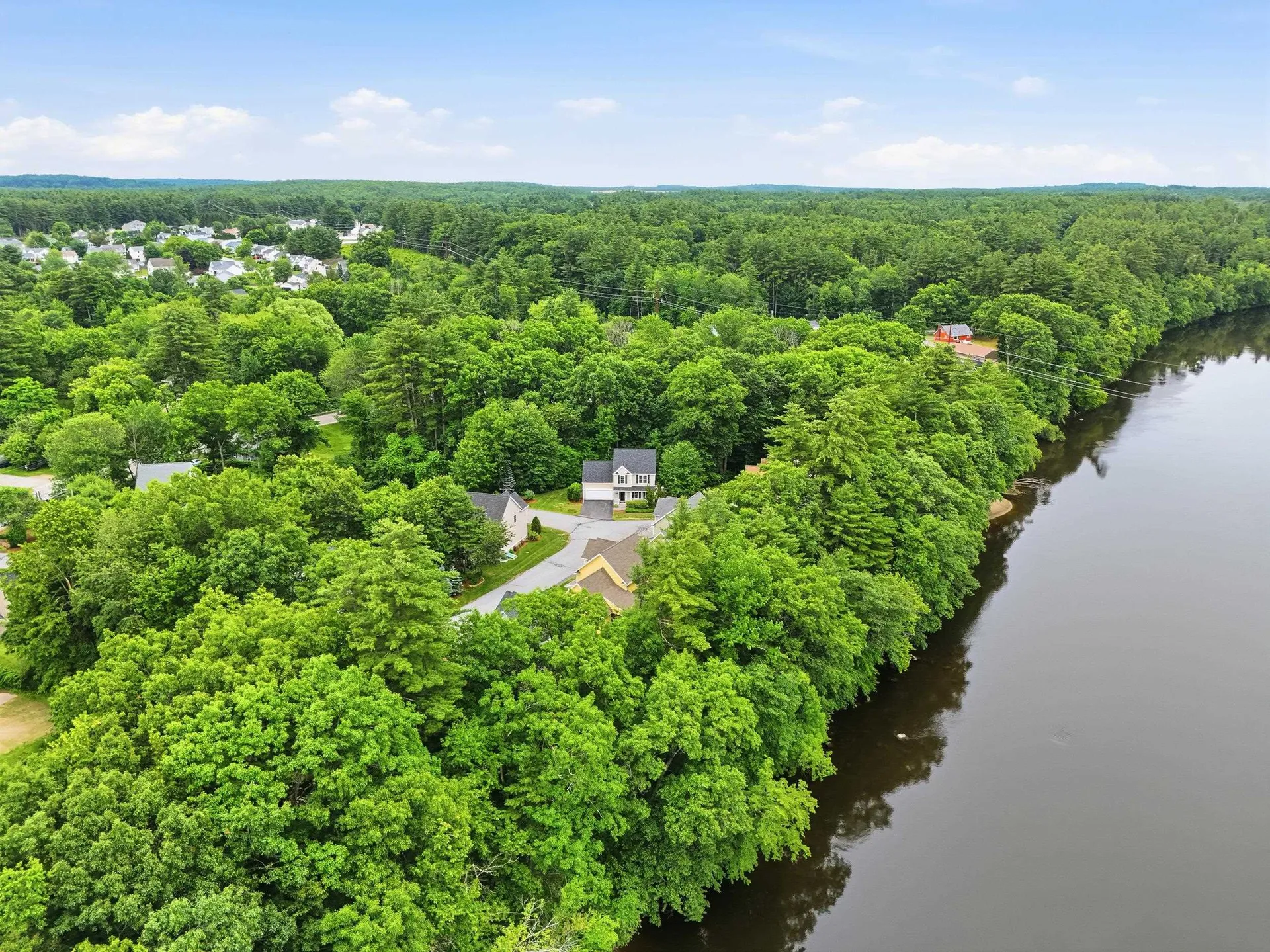 54 River Bend Way Manchester NH 03103
