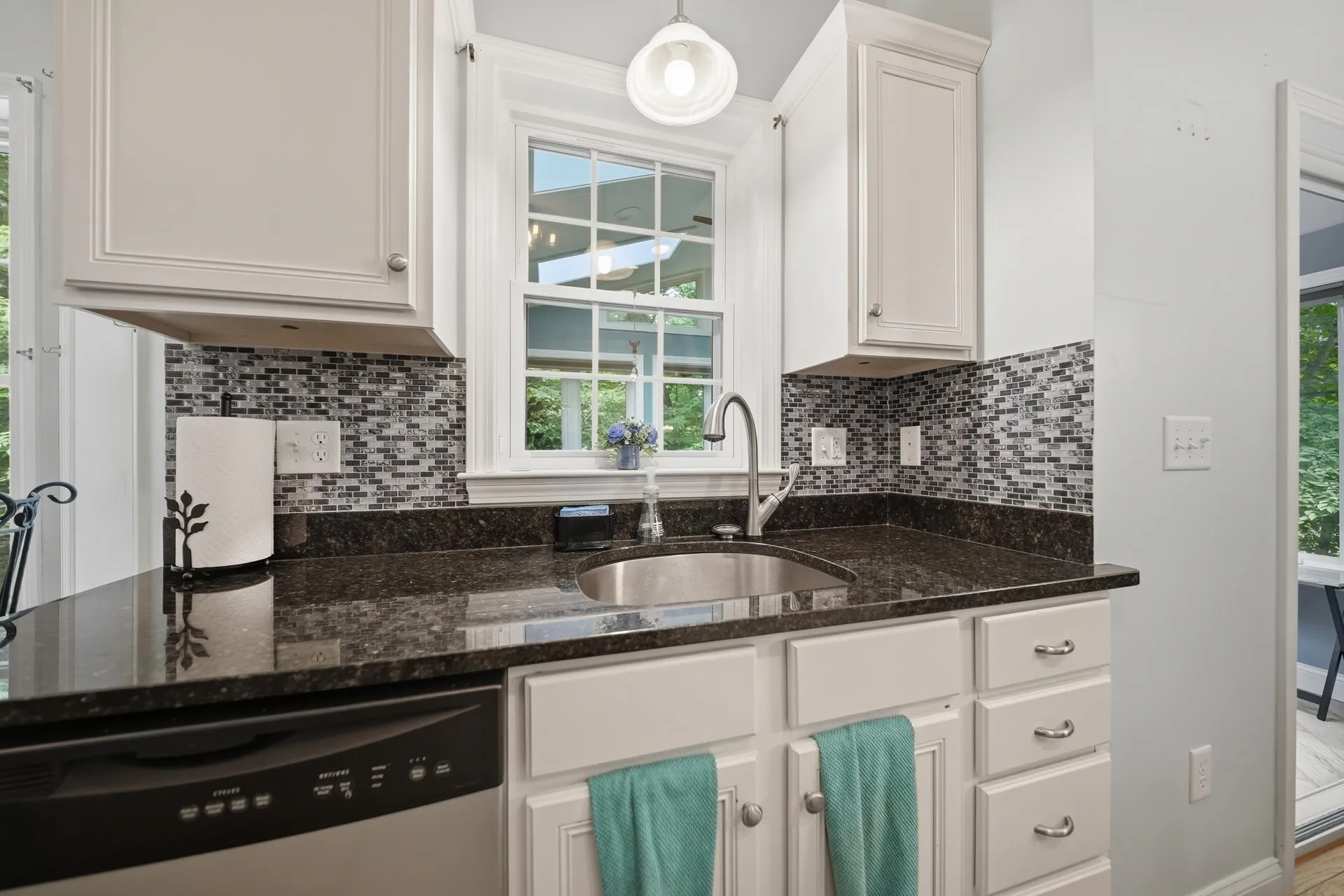 54 River Bend Way Manchester NH 03103