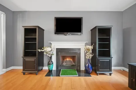 54 River Bend Way Manchester NH 03103
