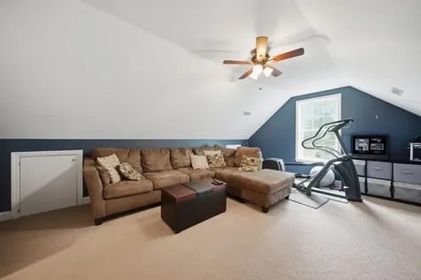 54 River Bend Way Manchester NH 03103