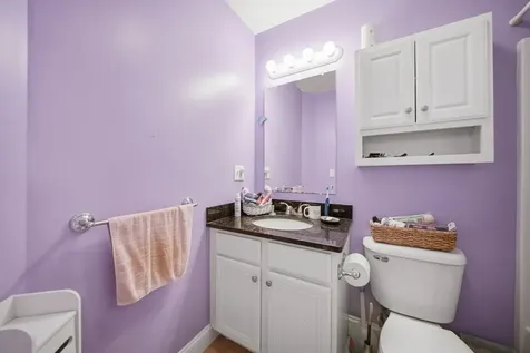 54 River Bend Way Manchester NH 03103