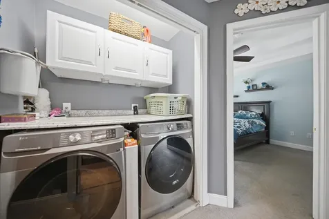 54 River Bend Way Manchester NH 03103