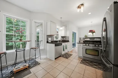 54 River Bend Way Manchester NH 03103