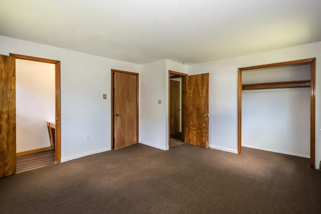 168 & 170 Brenda Road Clarendon VT 05759