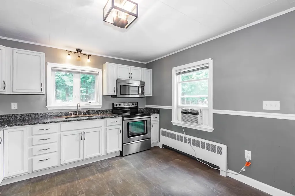 43 Bluff Street Salem NH 03079