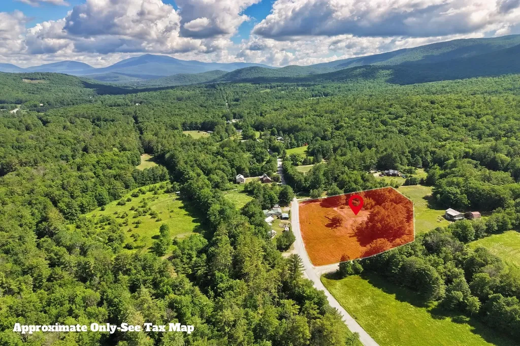 286 E Side Road Wentworth NH 03282
