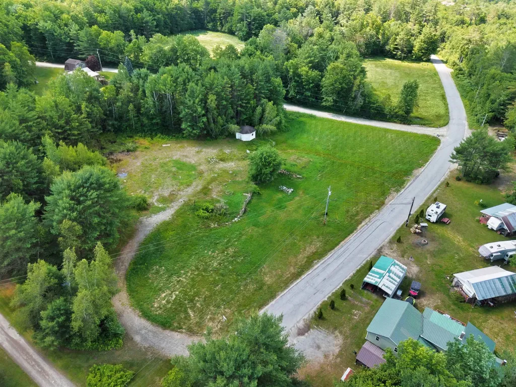 286 E Side Road Wentworth NH 03282