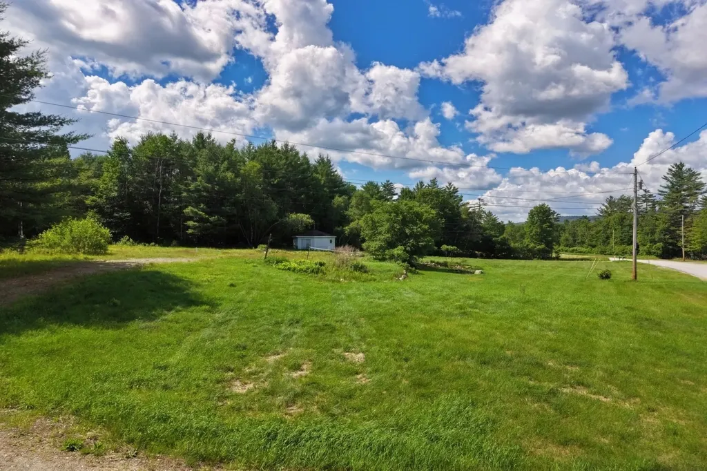 286 E Side Road Wentworth NH 03282