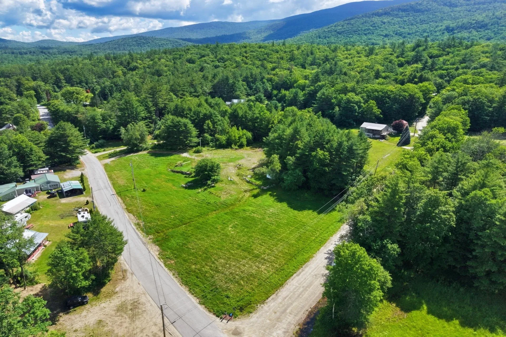 286 E Side Road Wentworth NH 03282