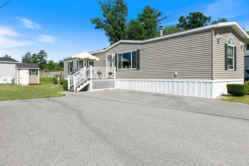 29 Lowell Road Salem NH 03079