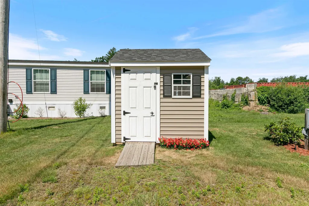 29 Lowell Road Salem NH 03079