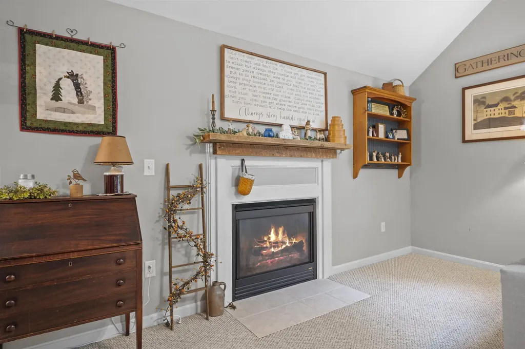 25 Melba Drive Hudson NH 03051