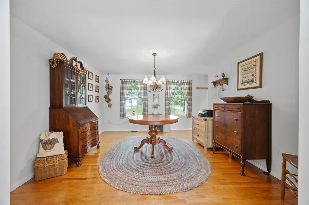 25 Melba Drive Hudson NH 03051