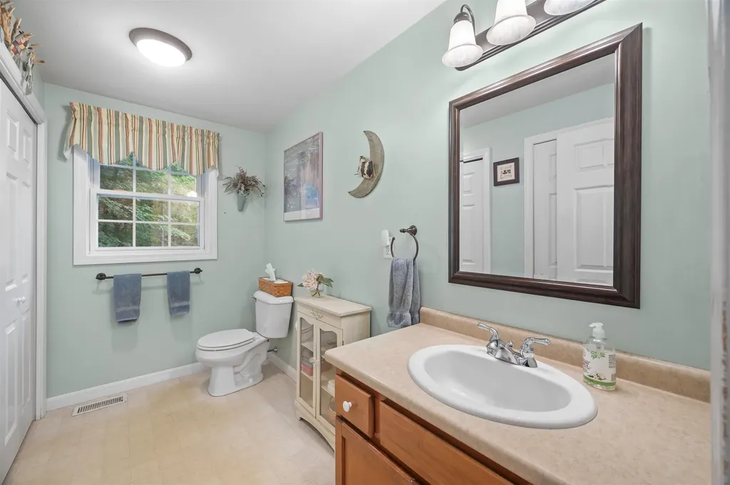25 Melba Drive Hudson NH 03051