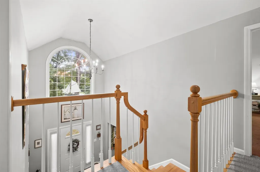 25 Melba Drive Hudson NH 03051