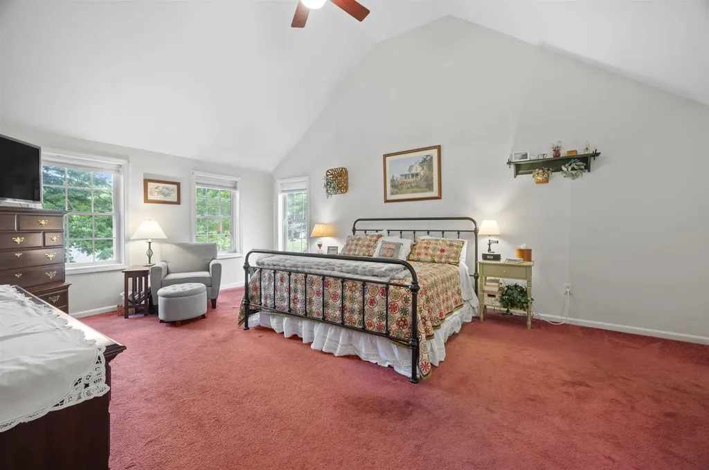 25 Melba Drive Hudson NH 03051