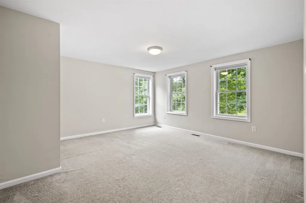 25 Melba Drive Hudson NH 03051