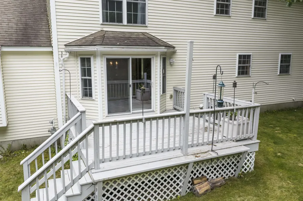 25 Melba Drive Hudson NH 03051