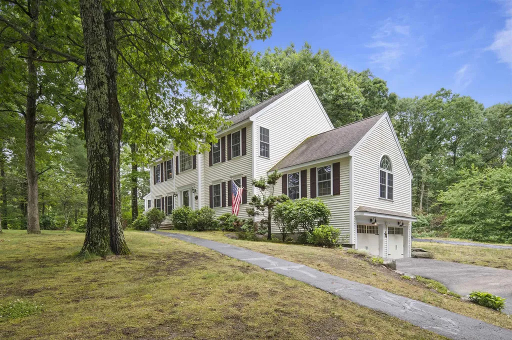 25 Melba Drive Hudson NH 03051