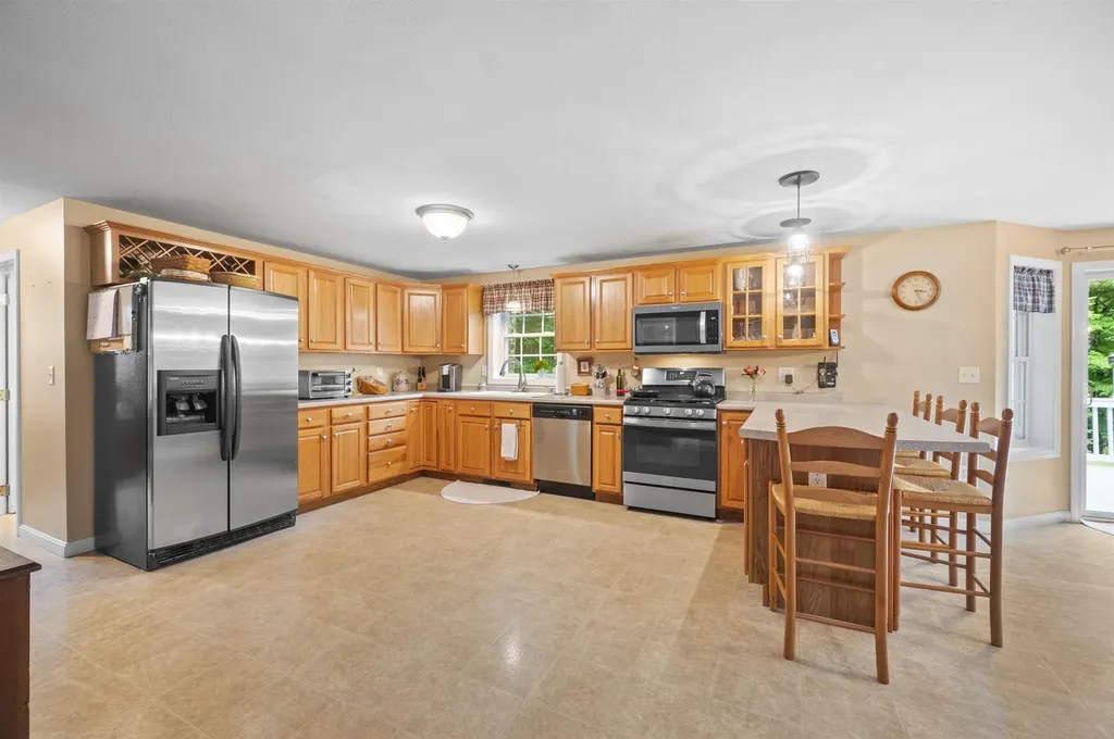 25 Melba Drive Hudson NH 03051