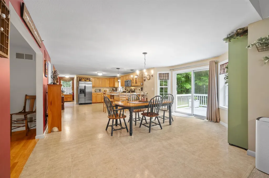 25 Melba Drive Hudson NH 03051