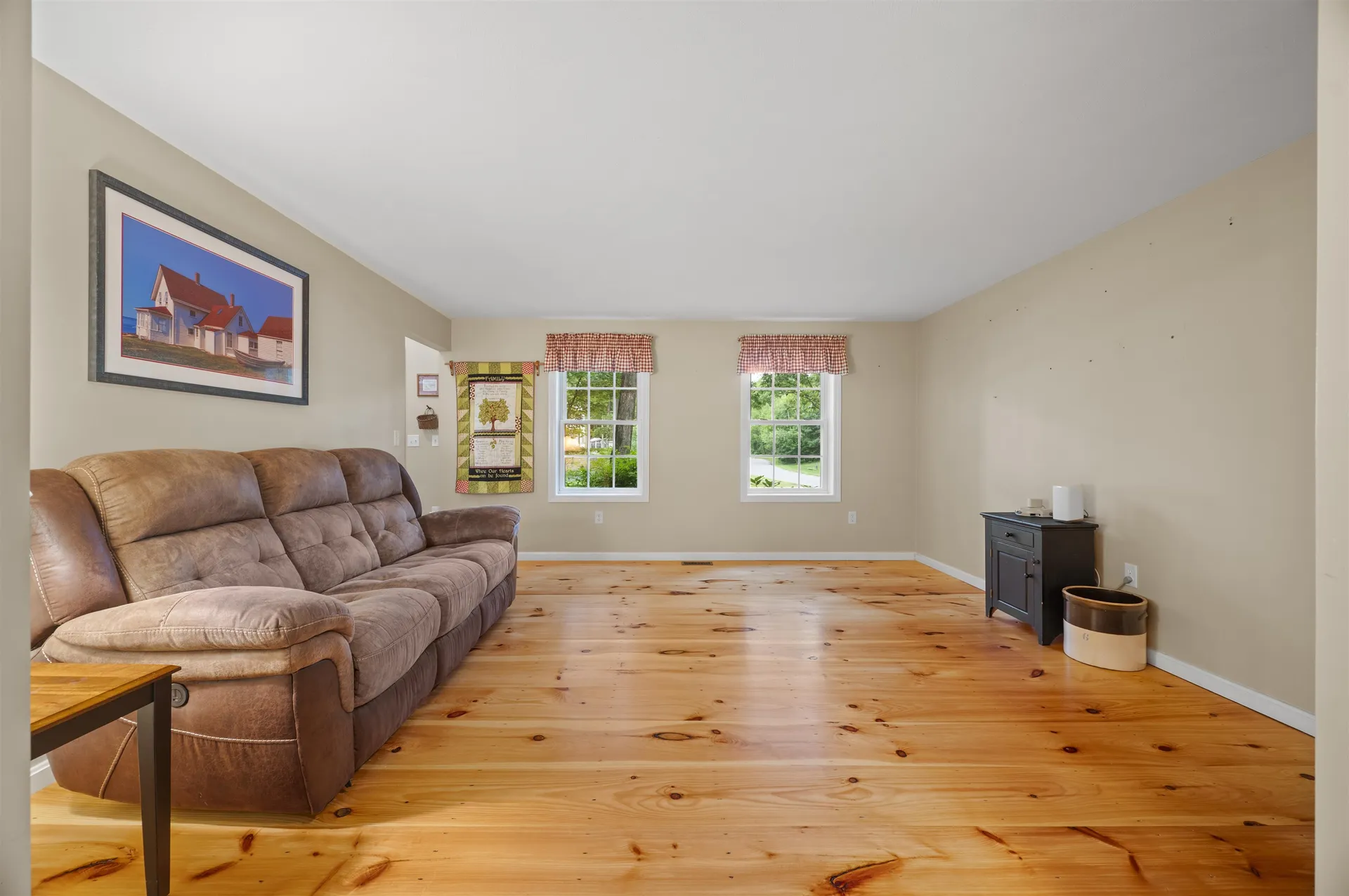 25 Melba Drive Hudson NH 03051
