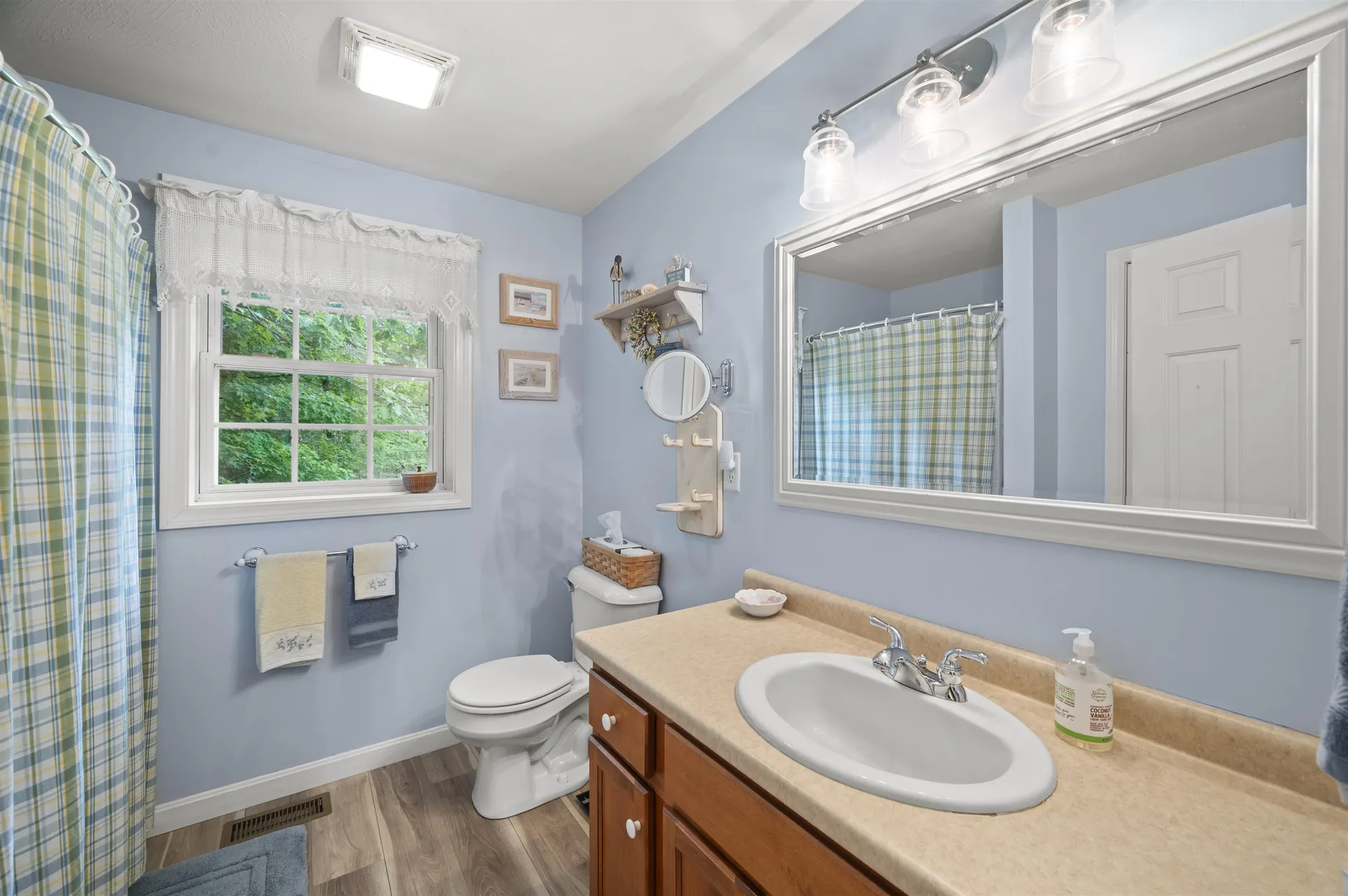 25 Melba Drive Hudson NH 03051