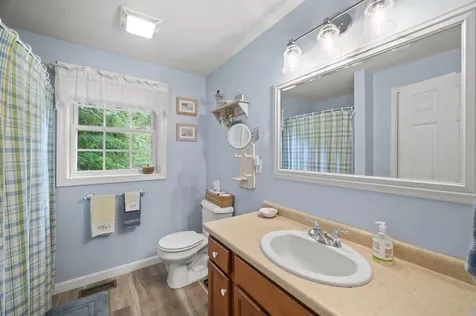 25 Melba Drive Hudson NH 03051