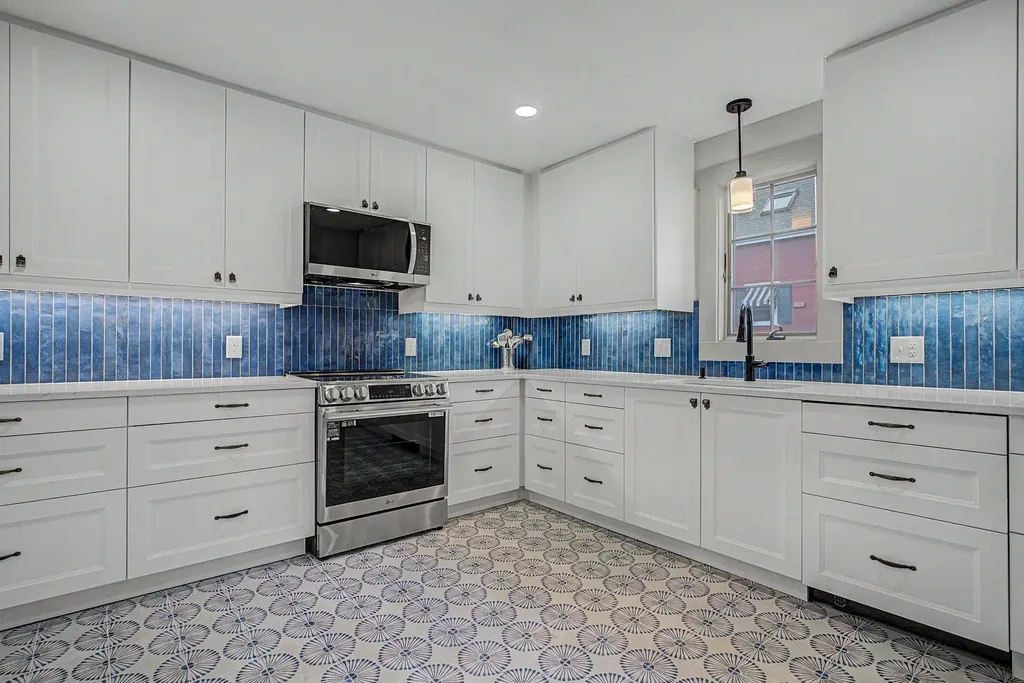 112 New Castle Avenue Portsmouth NH 03801