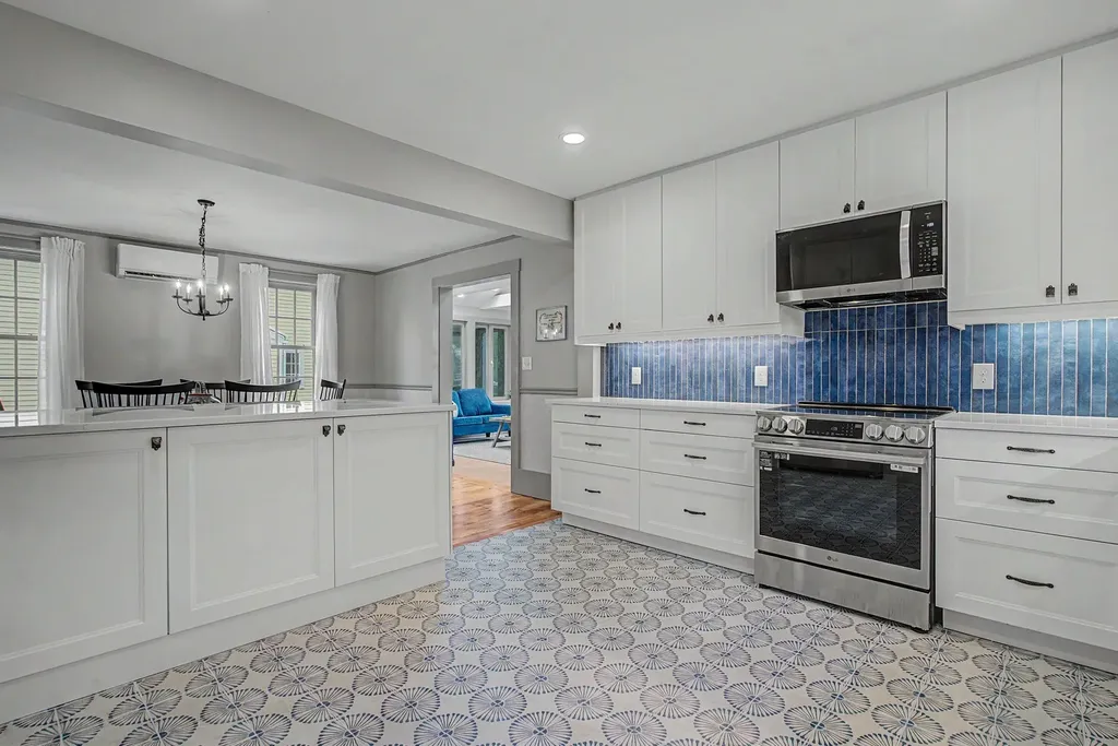 112 New Castle Avenue Portsmouth NH 03801