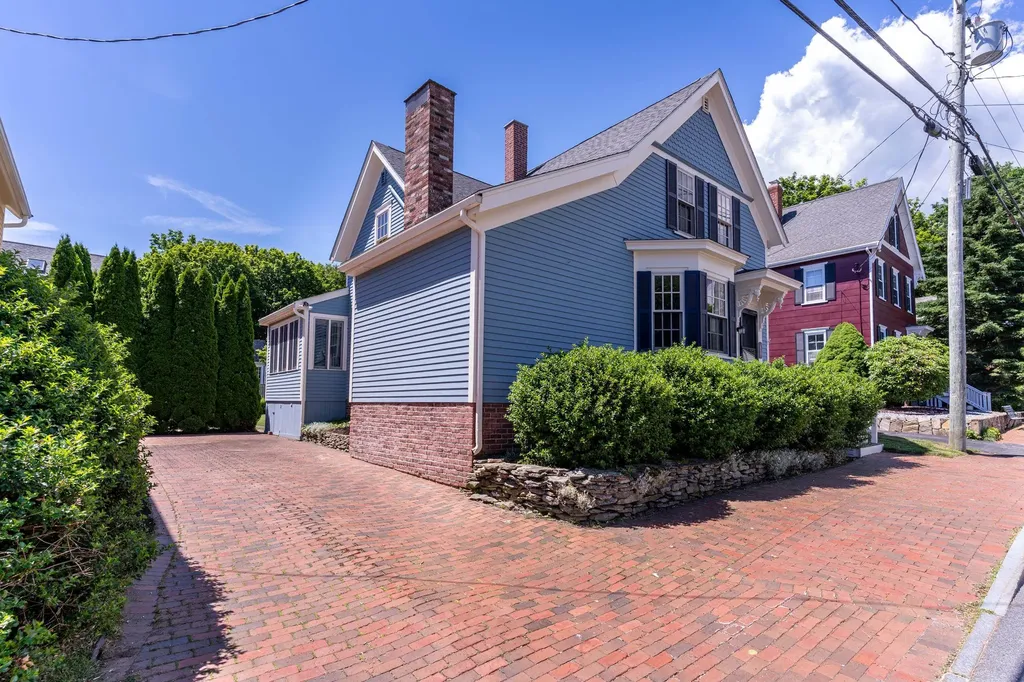112 New Castle Avenue Portsmouth NH 03801