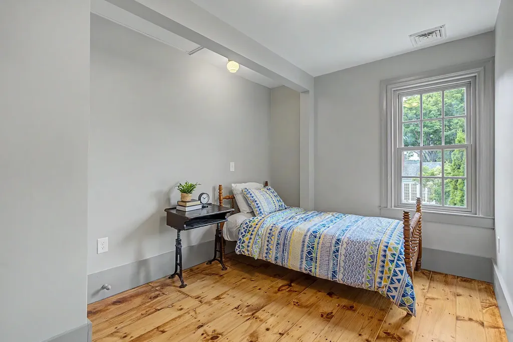 112 New Castle Avenue Portsmouth NH 03801