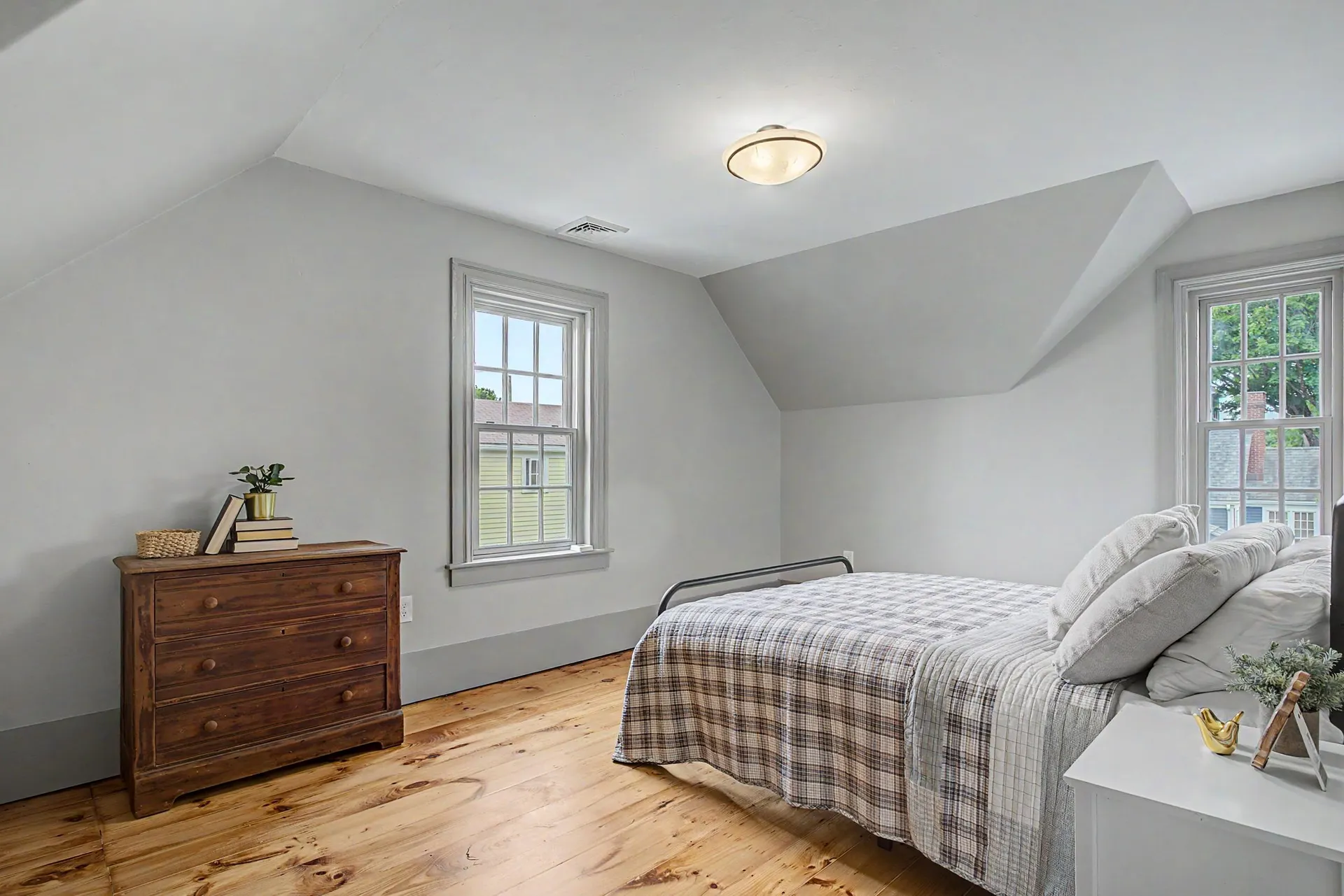 112 New Castle Avenue Portsmouth NH 03801