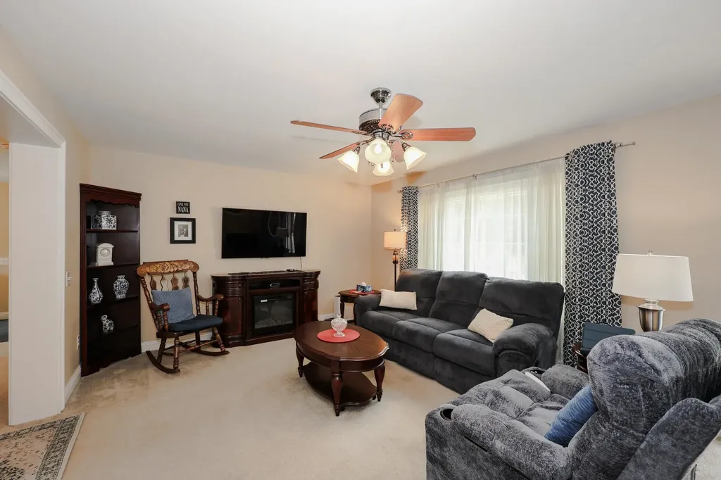 41 Farmwood Drive Nashua NH 03062