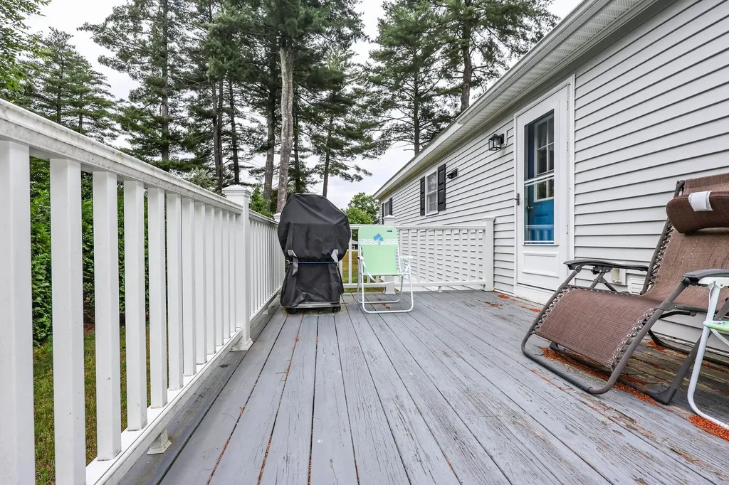 41 Farmwood Drive Nashua NH 03062