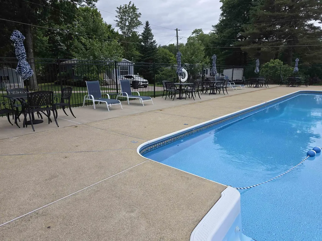41 Farmwood Drive Nashua NH 03062