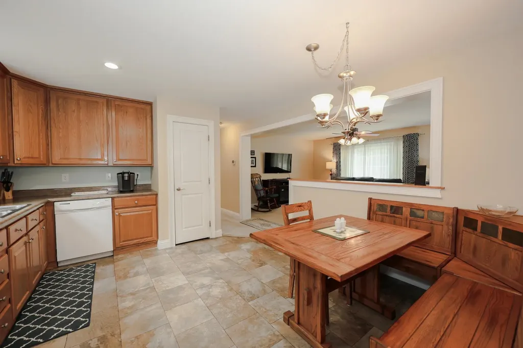 41 Farmwood Drive Nashua NH 03062