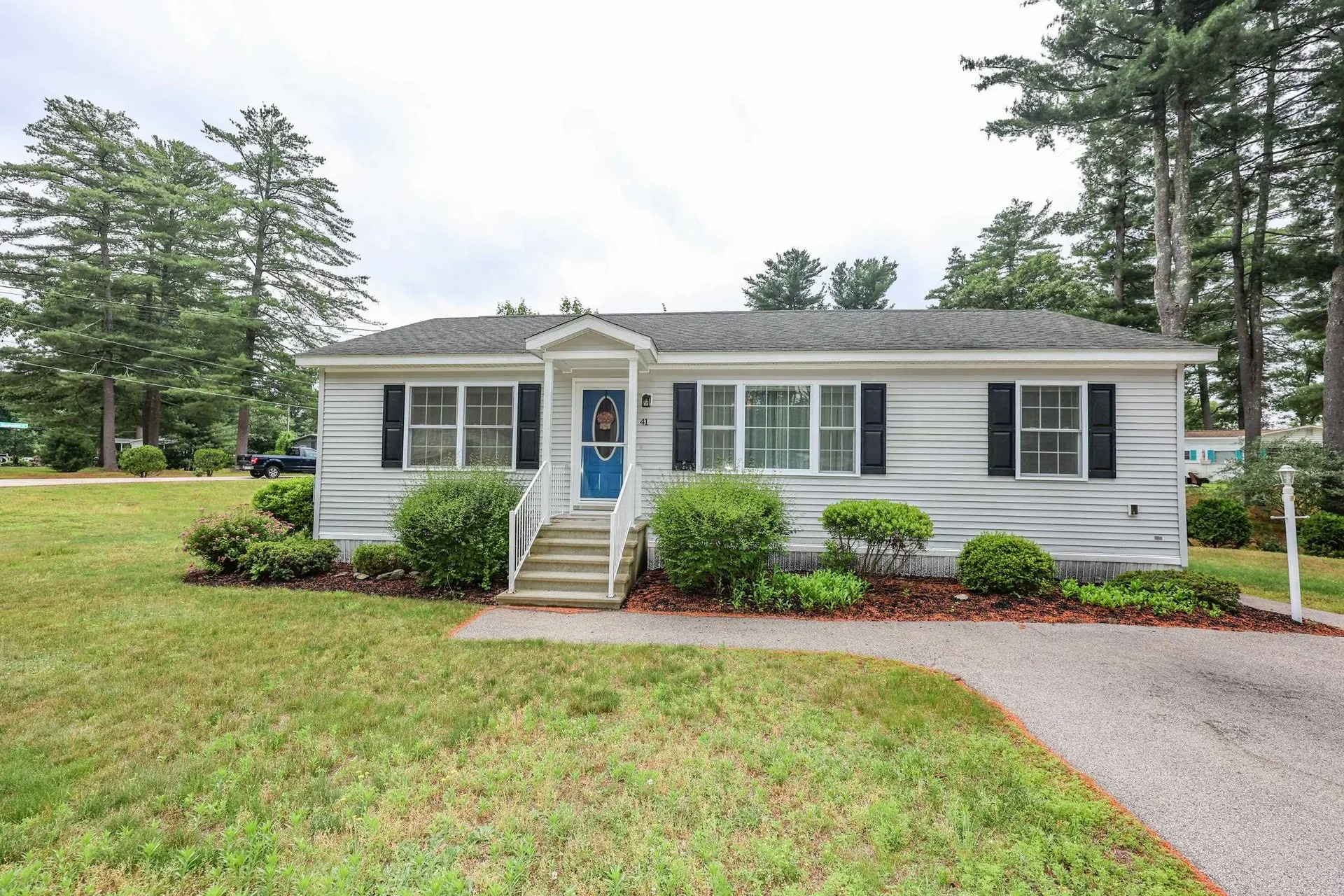 41 Farmwood Drive Nashua NH 03062