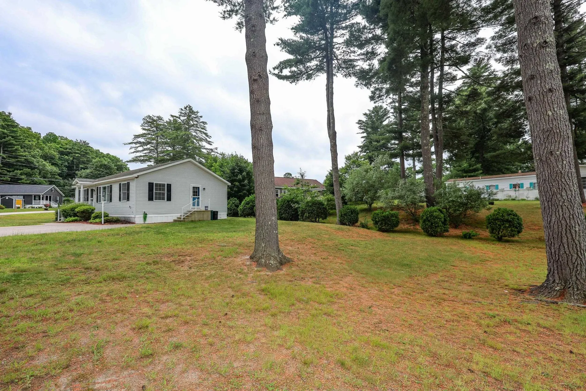 41 Farmwood Drive Nashua NH 03062