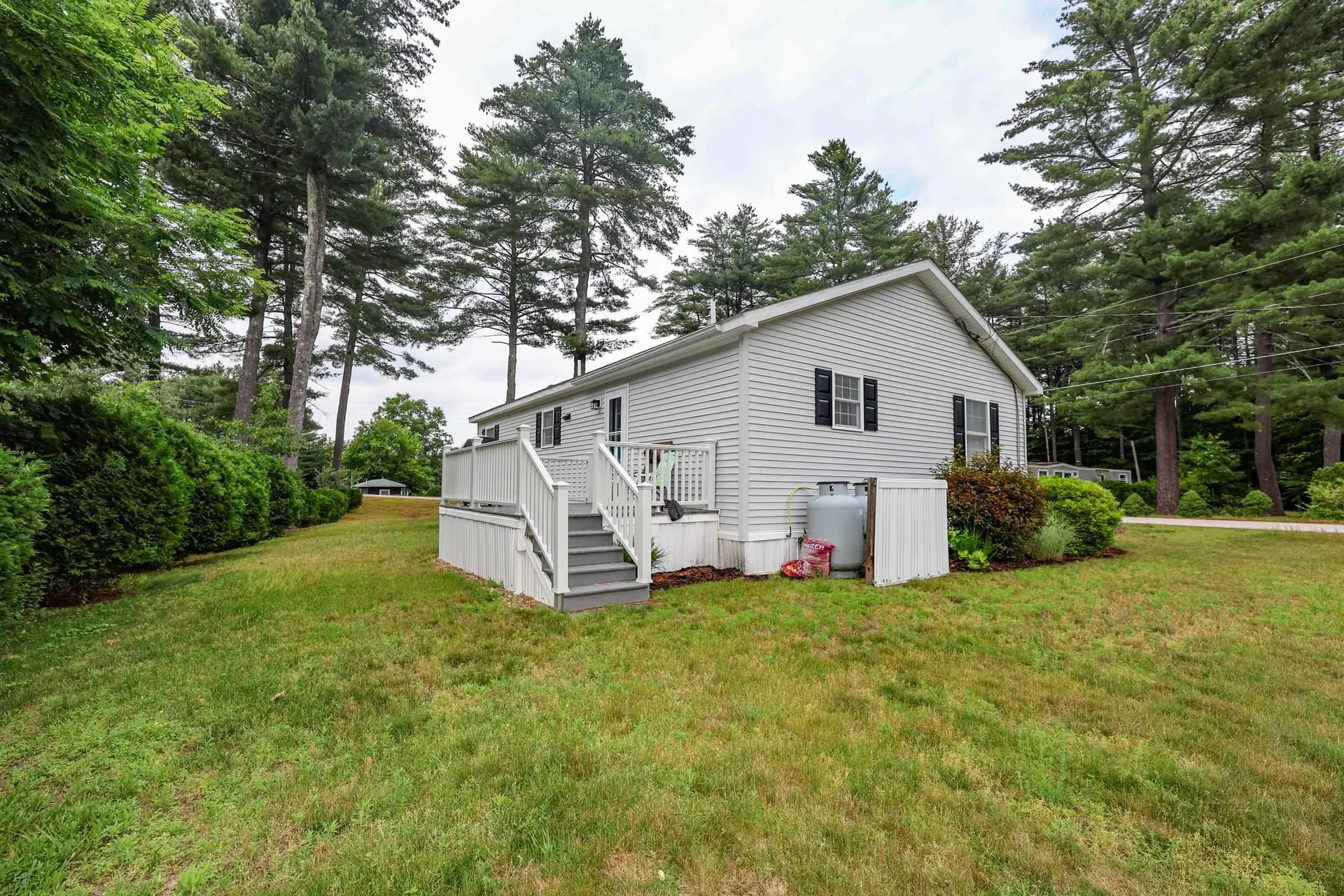 41 Farmwood Drive Nashua NH 03062