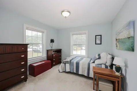 41 Farmwood Drive Nashua NH 03062