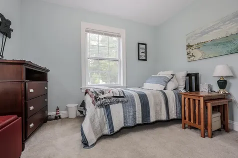 41 Farmwood Drive Nashua NH 03062