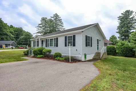 41 Farmwood Drive Nashua NH 03062