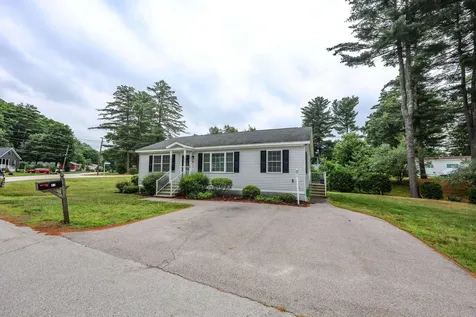41 Farmwood Drive Nashua NH 03062